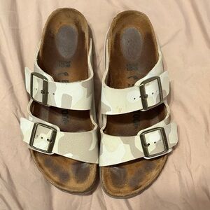 Birkenstock Sandals - Beige Camo
